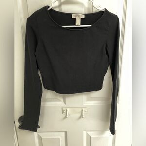 Forever 21 Black Scoop Neck Cropped Long Sleeve Tshirt Women’s Size Small